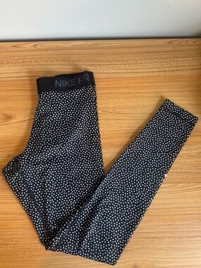Nike Pro Polka Dot High Rise Leggings